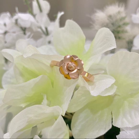 Chanel like Camellia Flower Ring - Picture 3 of 4